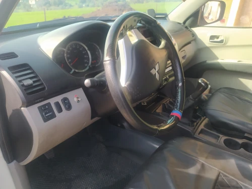 Mitsubishi L200 2011 Doube cabine Evolution