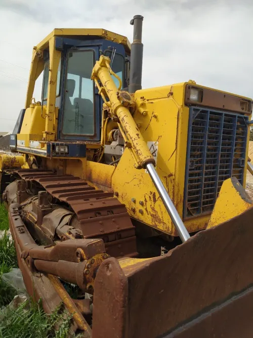Komatsu D85 2000