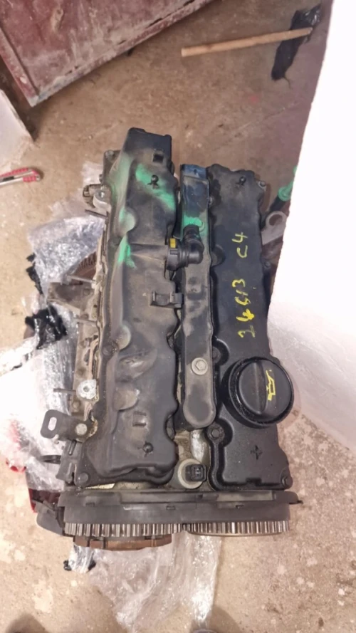 Moteur 1.4 essence ly yjy f peugeot 20u موتور 1.4ايصونس لي يجي ف207 حاجة نقية  0553768052