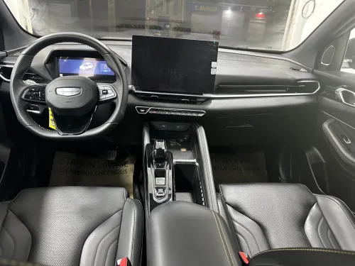 Geely Coolray 2025 