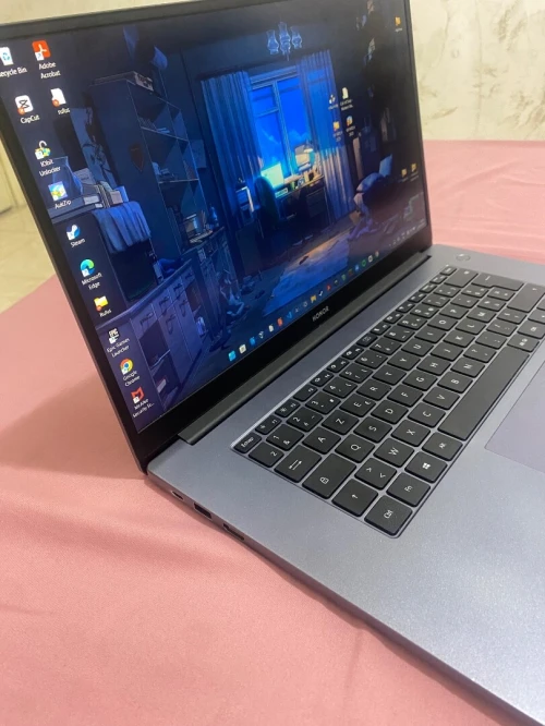 Laptop honor