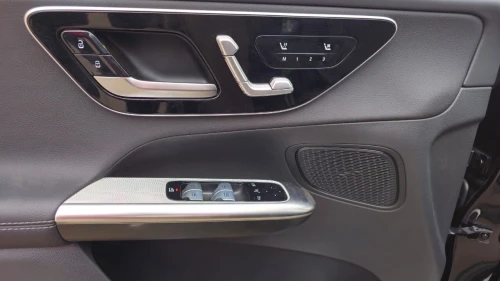Mercedes Glc moteur essance sport 2024 Amg black édition