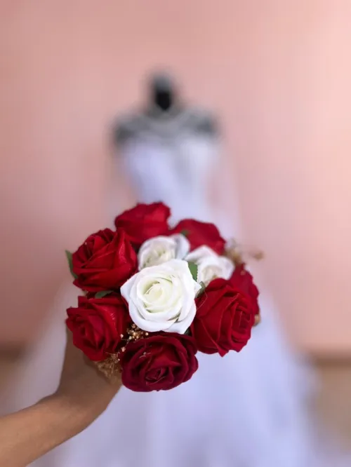 boquet de fleurs pour robe blanche 