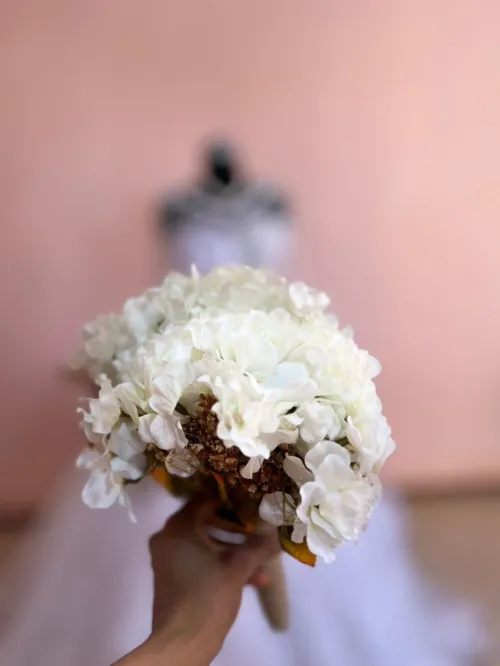 boquet de fleurs pour robe blanche 