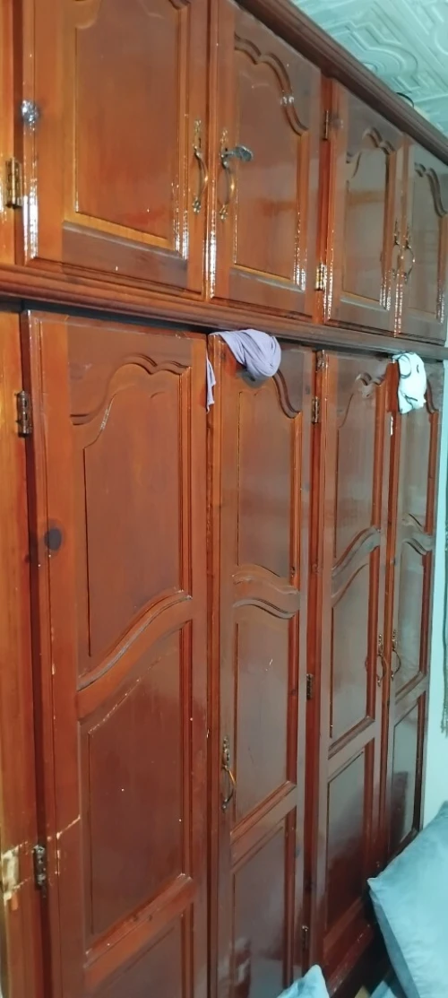 Vente de garde robe en bois