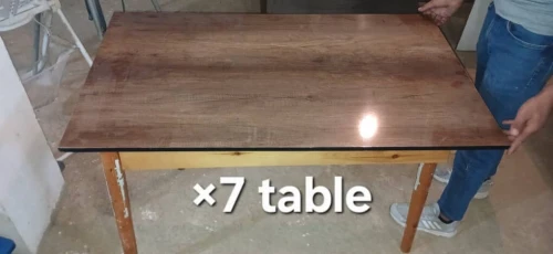 42 chaises et 11 table haha Chaba bezf bref 