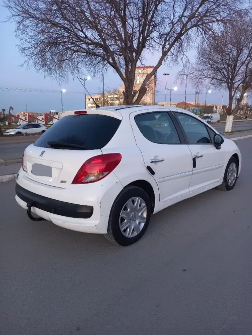 Peugeot 207 2012 