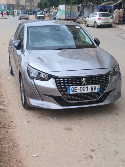 Peugeot 208 2022 New Silver Line