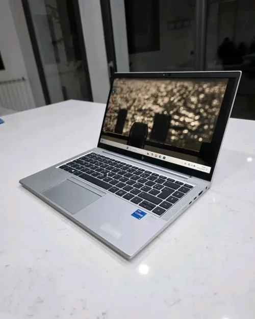 Hp elitebook G8 i5 11generation 16/256