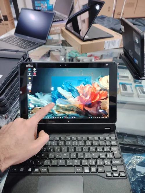 Fujitsu PC Détachable (2-en-1)  Compact & Pratique