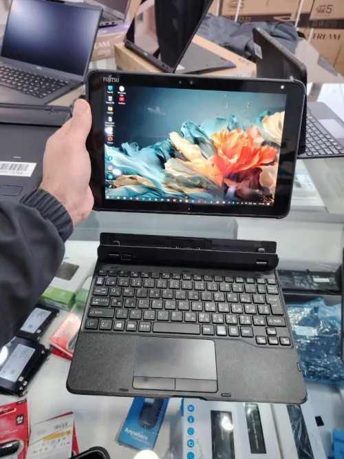 Fujitsu PC Détachable (2-en-1)  Compact & Pratique