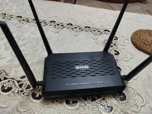 Modem Routeur Tenda D305 Wireless N300 ADSL2+