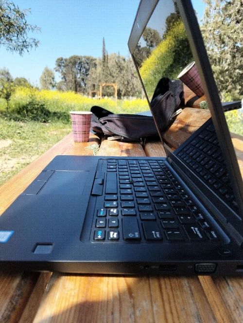 Dell i7 7 Gen  16Go RAM  SSD 256Go Comme neuf