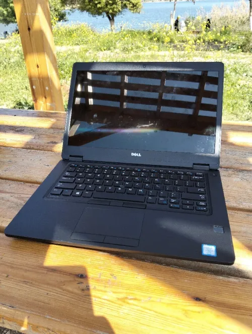 Dell i7 7 Gen  16Go RAM  SSD 256Go Comme neuf