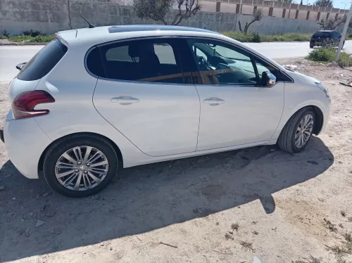 Peugeot 208 2018 Allure Facelift