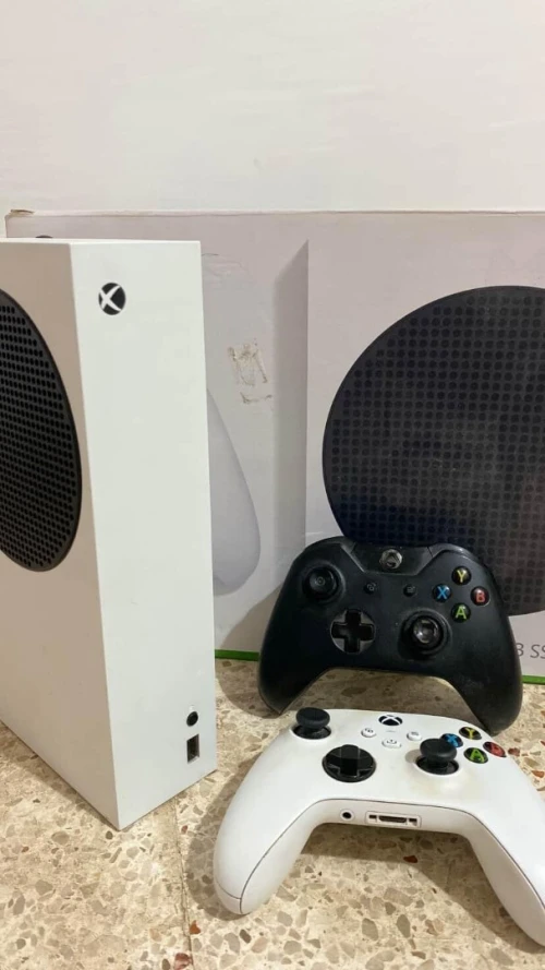Xbox ss avec 2 menett original Numéro 