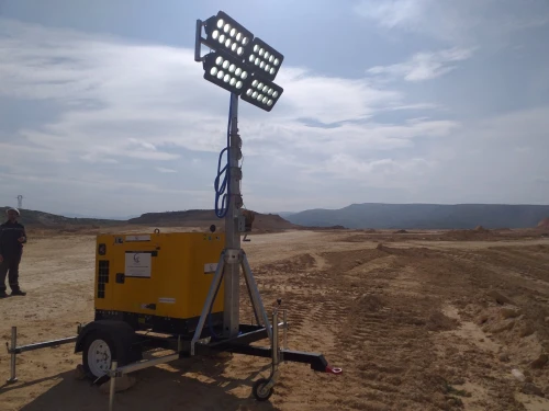 GIRAFE LUMINEUSE 17 KVA - TOURS D'ECLAIRAGE