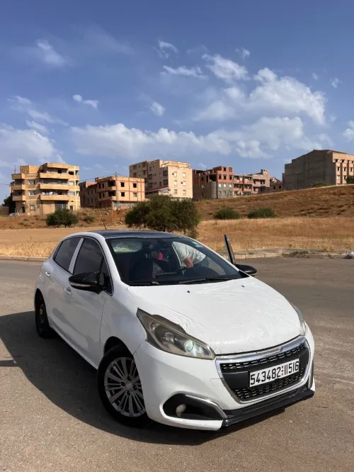 Peugeot 208 2015 Access Facelift