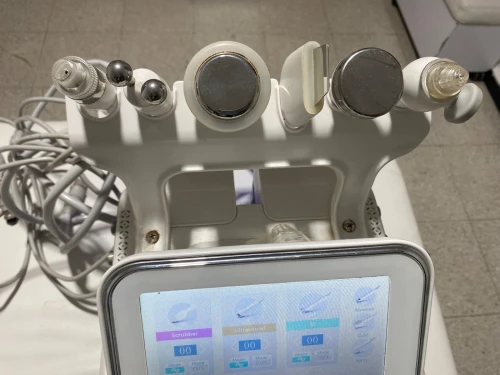 Hydra facial 