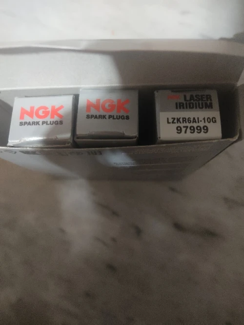 Bougie NGK d origine pour moteur puretech