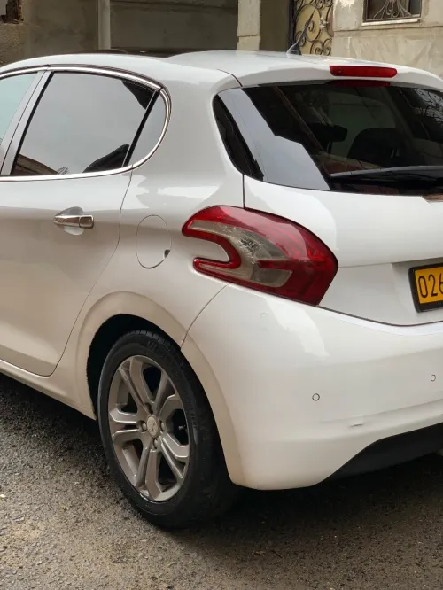 Peugeot 208 2014 Allure