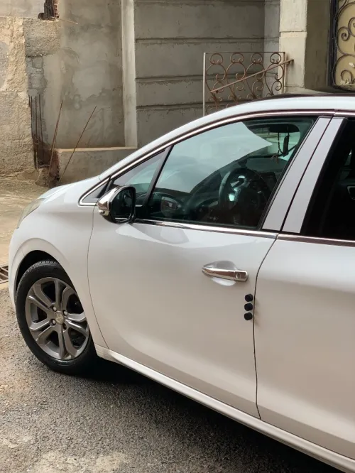 Peugeot 208 2014 Allure