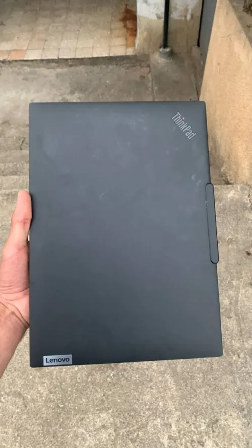 LENOVO THINKPAD T14 GEN 5  ULTRA 7  Écran tactile