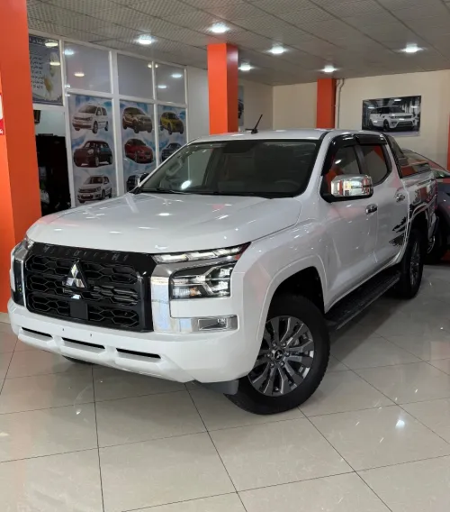 Mitsubishi L200 2025 Full options