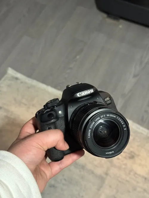 Camera canon 700d + 18-55mm + 3 battery