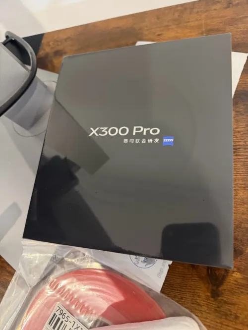 Vivo X300 pro 12/256 Vivo X300 pro 12/256