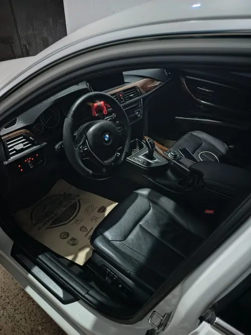 BMW Série 3 2013 
