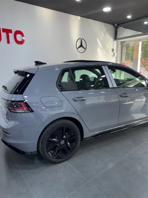 Volkswagen Golf 8 2025 Pro R-line