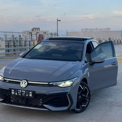 Volkswagen Golf 8 2025 R-Line