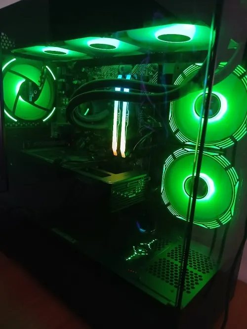 PC GAMER ULTRA 2K  R7 5700X / RTX 5060 / 32GB / 1TB NVMe / COMME NEUF