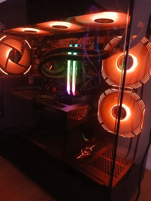 PC GAMER ULTRA 2K  R7 5700X / RTX 5060 / 32GB / 1TB NVMe / COMME NEUF