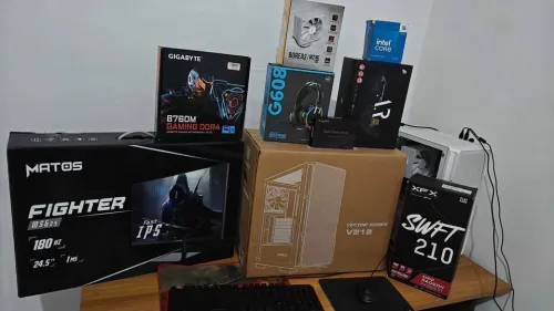 PC GAMER COMPLET +WHITE +RGB +ÉCRAN GAMING 180Hz +i5-14400F+RX 6600XT+les accessoires