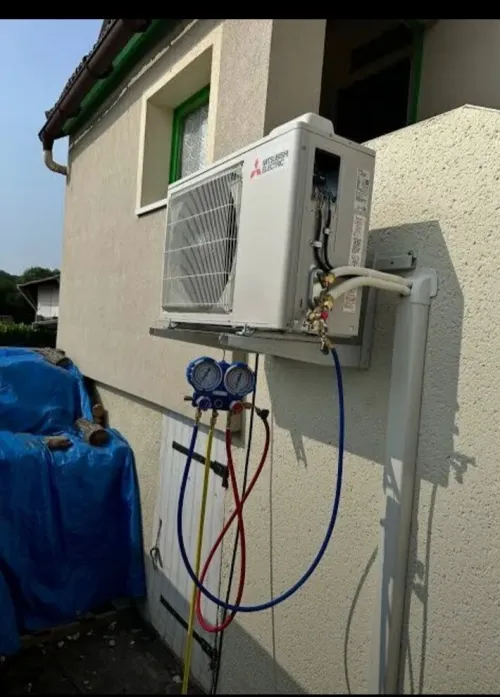 Montage nettoyage climatiseur il charge de gaz
