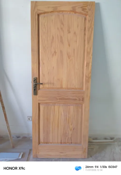 Vente portes en bois rouge