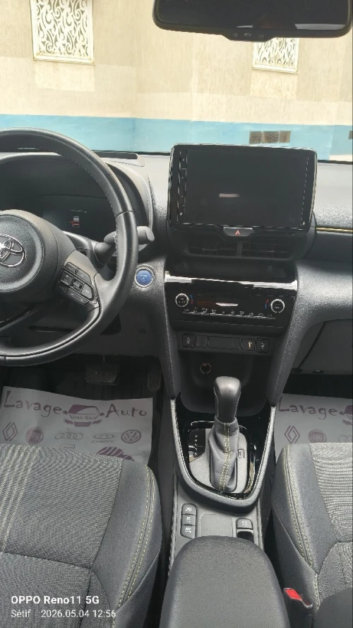 Toyota YARIS HYBRID 2023 Cross