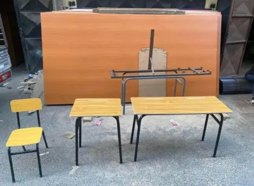Table et chaise scolaire