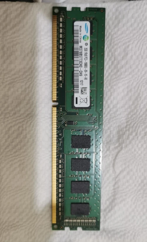 ram 2g ddr3.