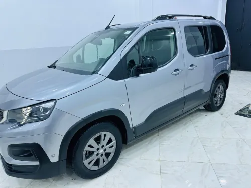 Peugeot Partner 2022 Tepee Allure 