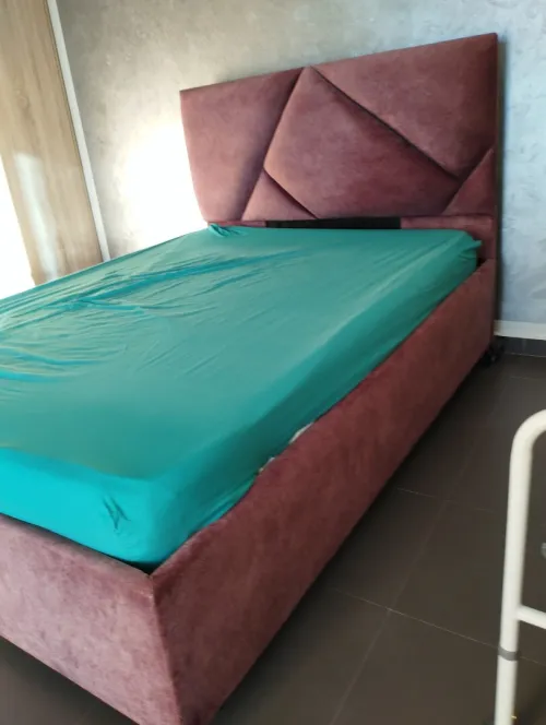 Lit coffret  avec matelas 190x140