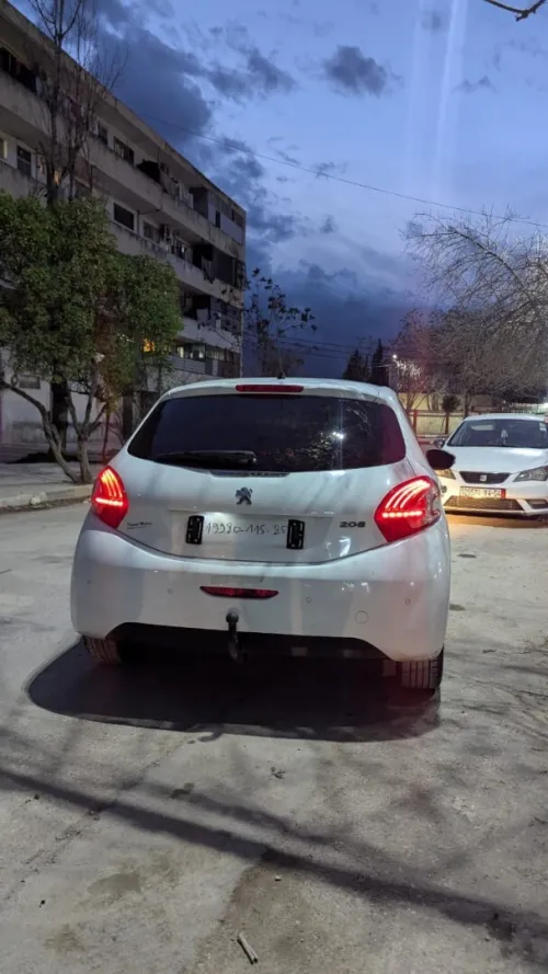 Peugeot 208 2015 Allure