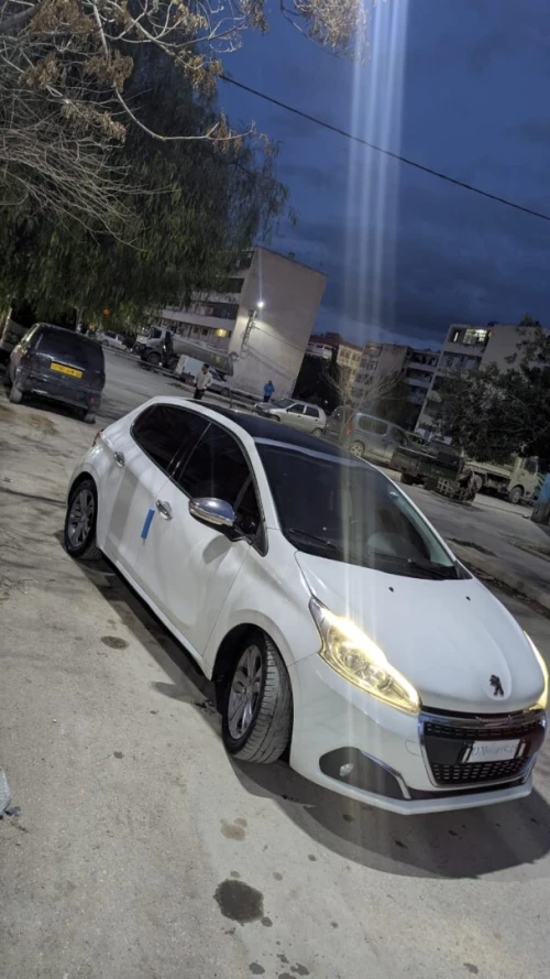 Peugeot 208 2015 Allure