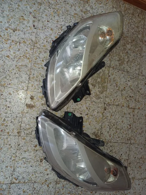 Phares avant clio 3