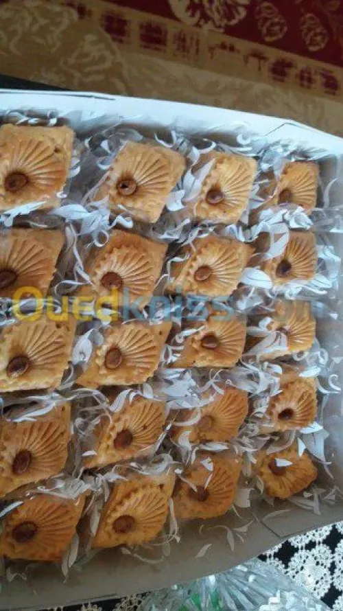 Confection différents types de gâteaux