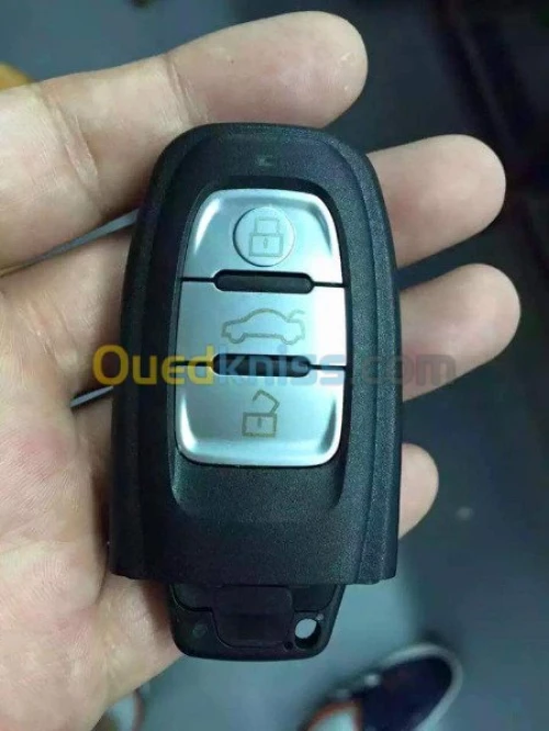 DOUBLE CLE ET CARTE  A PUCE