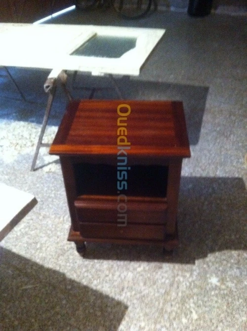 vernissage  est laquage de meubles 