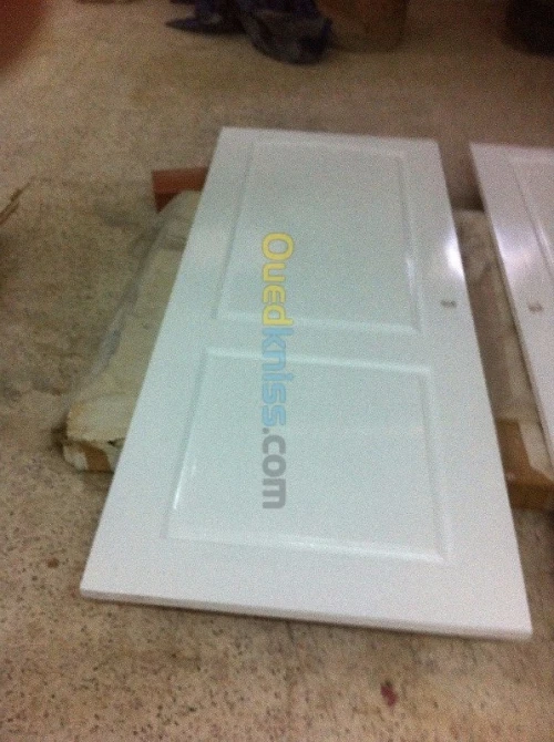 vernissage  est laquage de meubles 